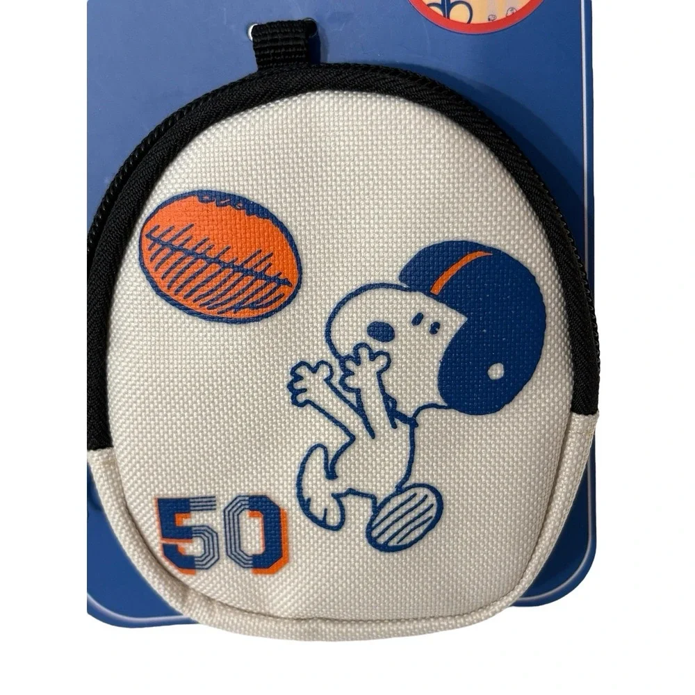 Snoopy Playing Football Small Bag Pouch 6 Piece Manicure Set Peanuts‎ x Celavi